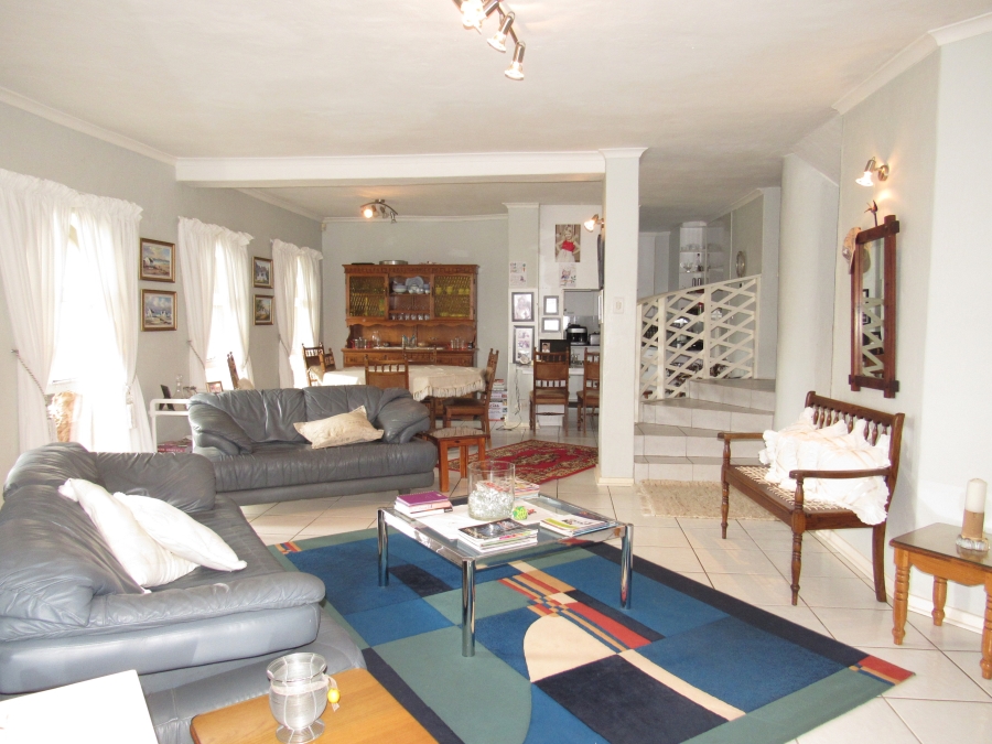 4 Bedroom Property for Sale in Wavecrest Eastern Cape